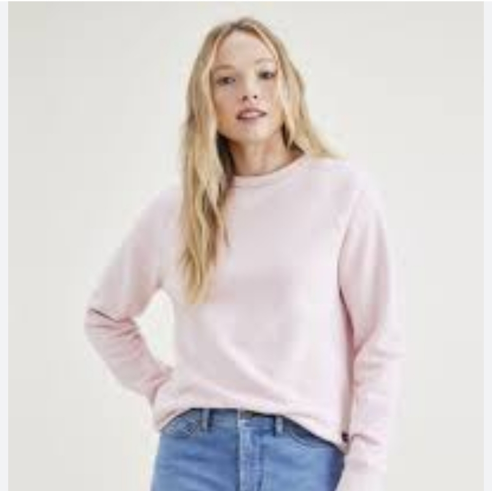 NWOT: DOCKERS, WOMENS CLASSIC FIT ICON SWEATSHIRT.